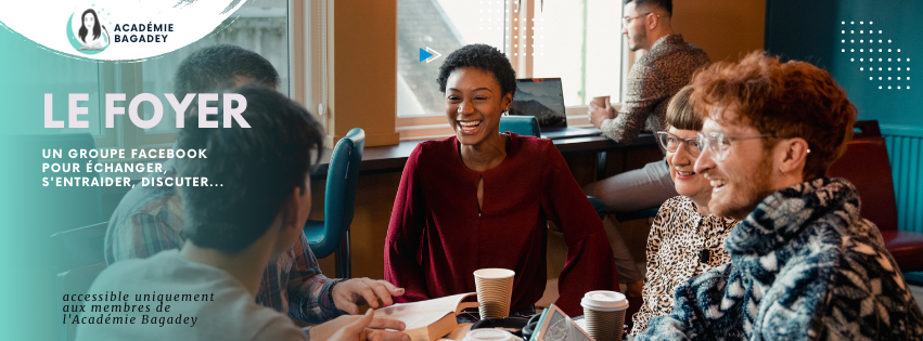 groupe d'amis discutant et riant autour de cafés, avec des livres sur la table
